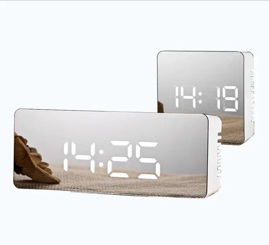 3332445072823 - Tech Meets Trend